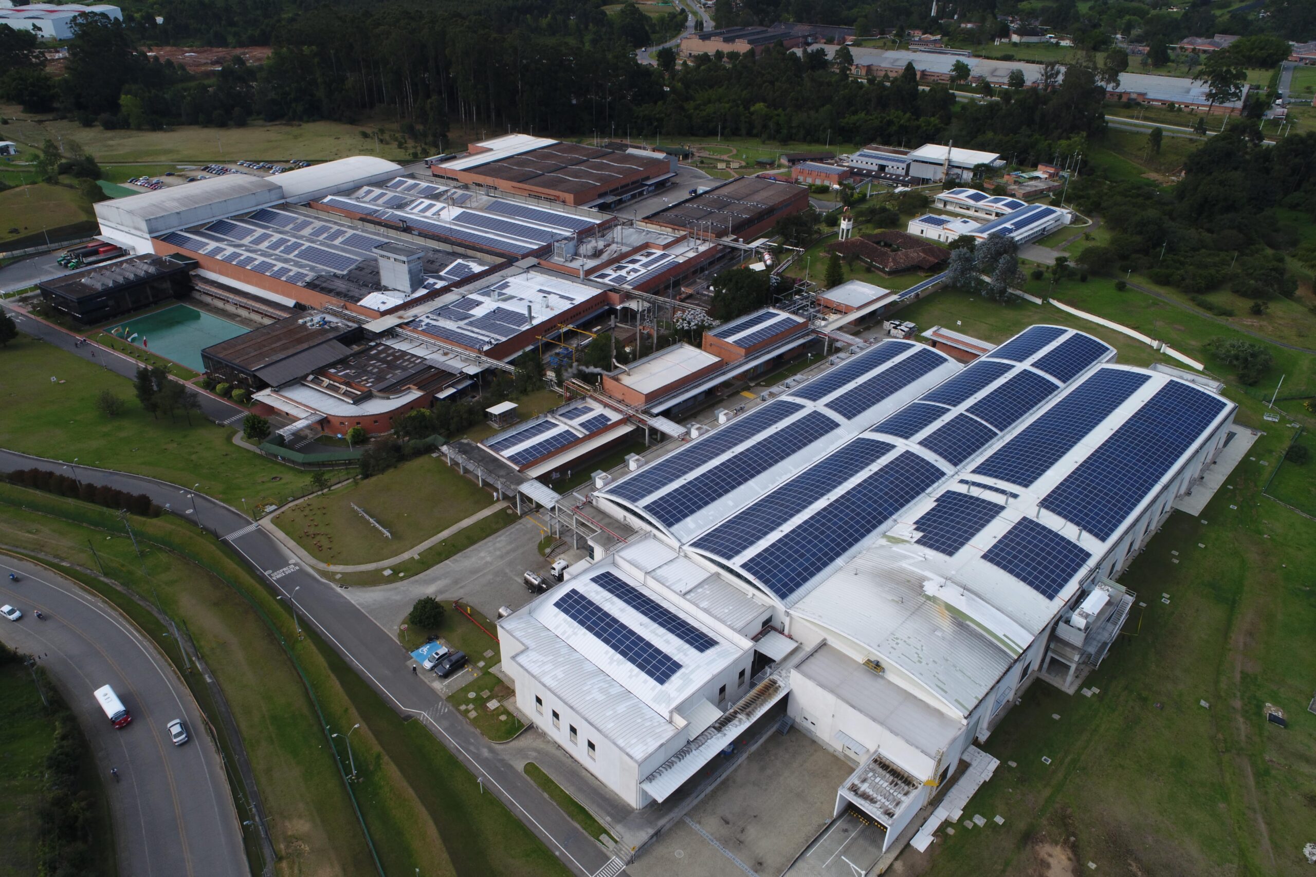Chocolates Colombia. Paneles Solares de nuestra Fábrica Rionegro (1)-min